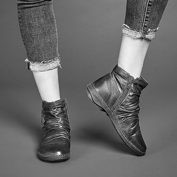 Miz Mooz New York Pleasant Black Leather Booties EU 38/US 7.5 - Picture 15 of 15